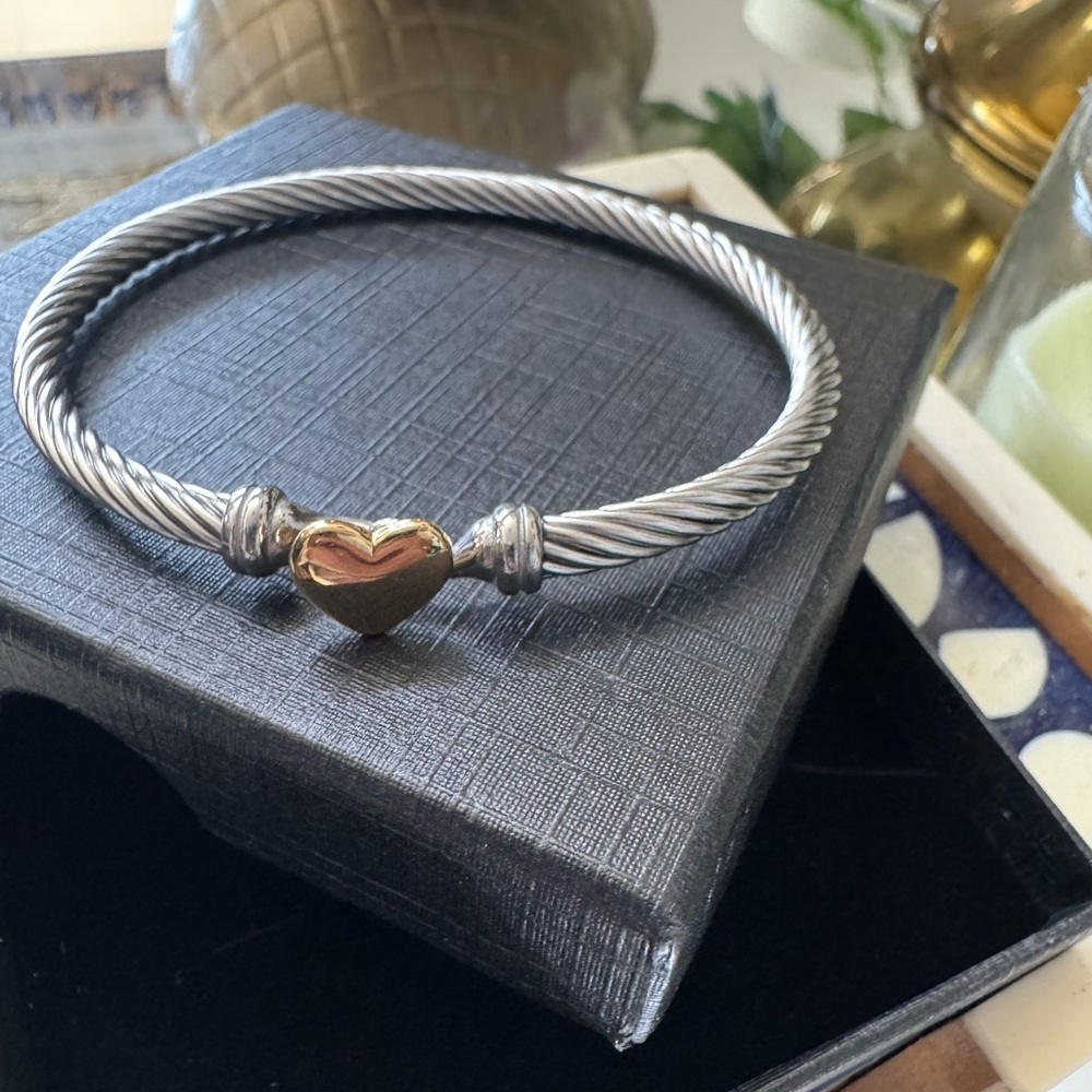 Women’s cable heart flex bangle bracelet new
